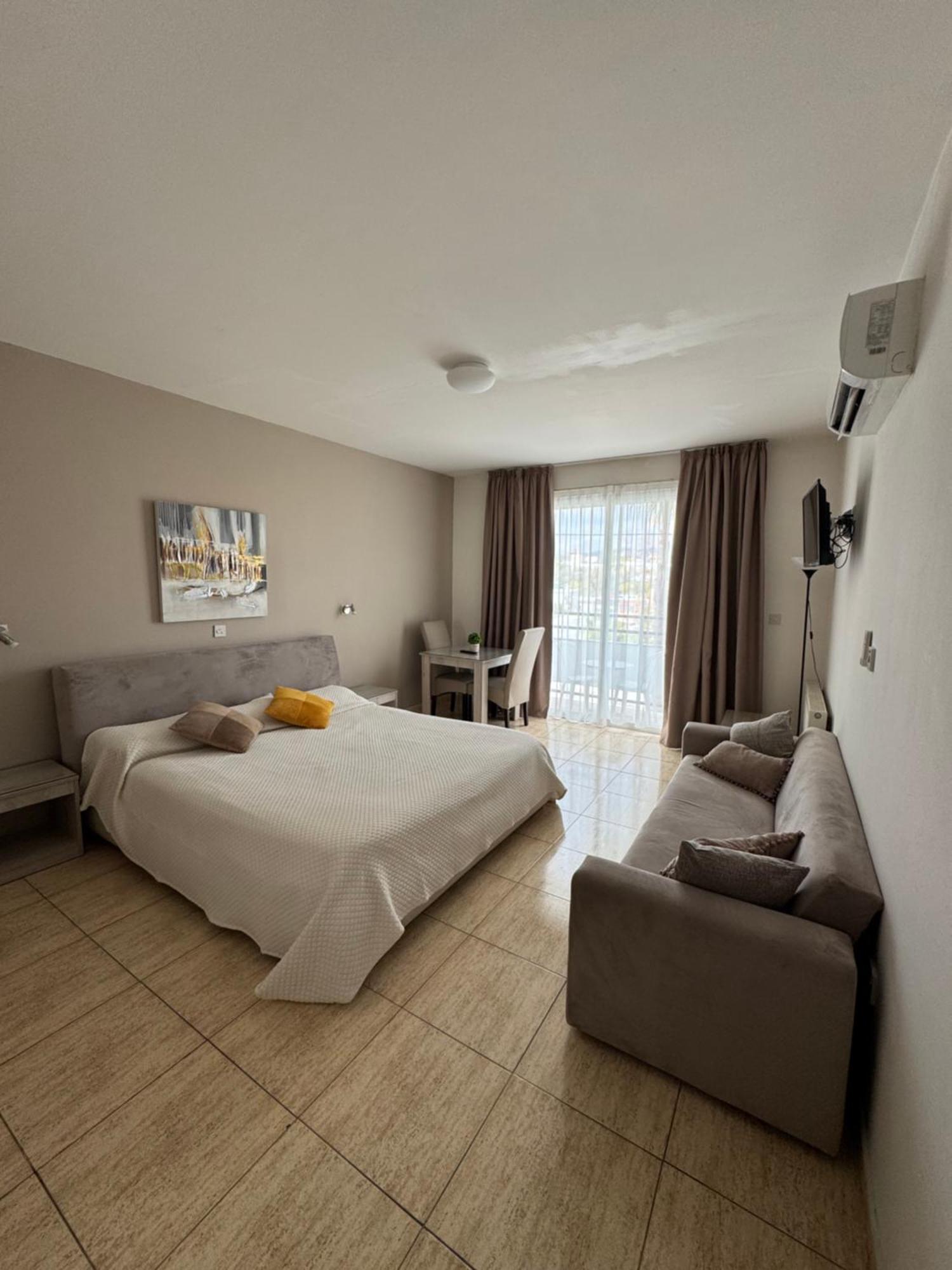 Marianna Hotel Apartments Limassol Ngoại thất bức ảnh
