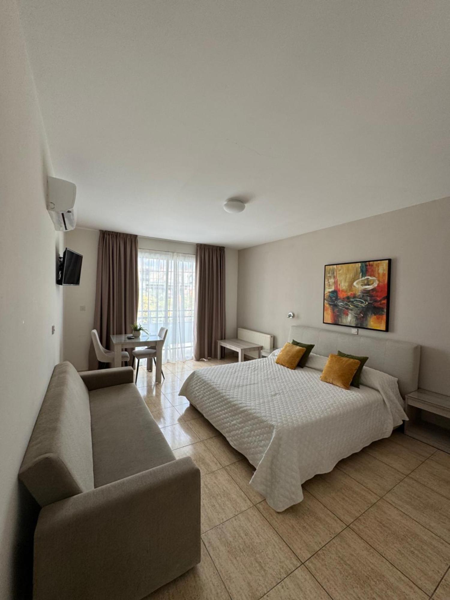 Marianna Hotel Apartments Limassol Ngoại thất bức ảnh