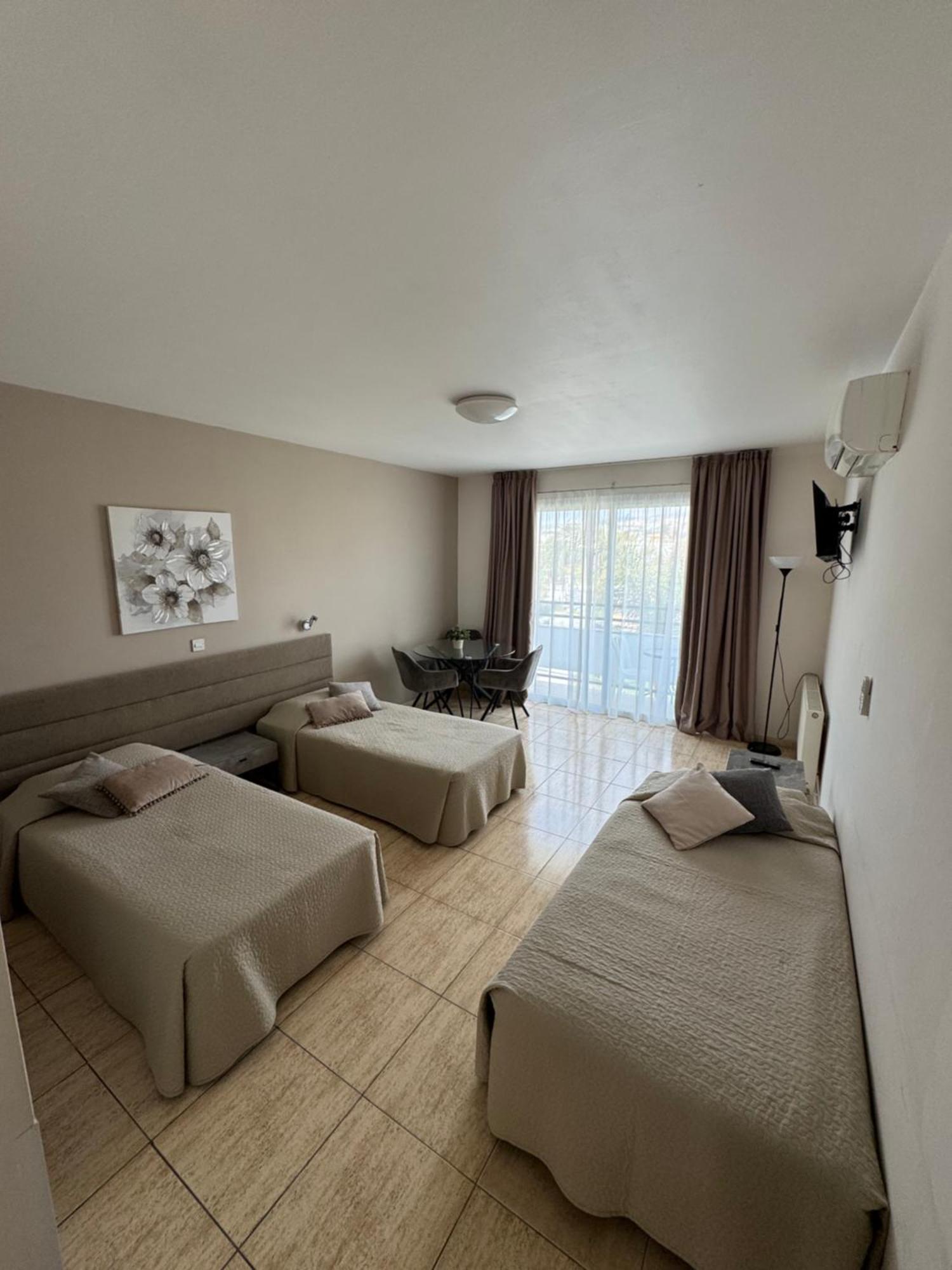 Marianna Hotel Apartments Limassol Ngoại thất bức ảnh