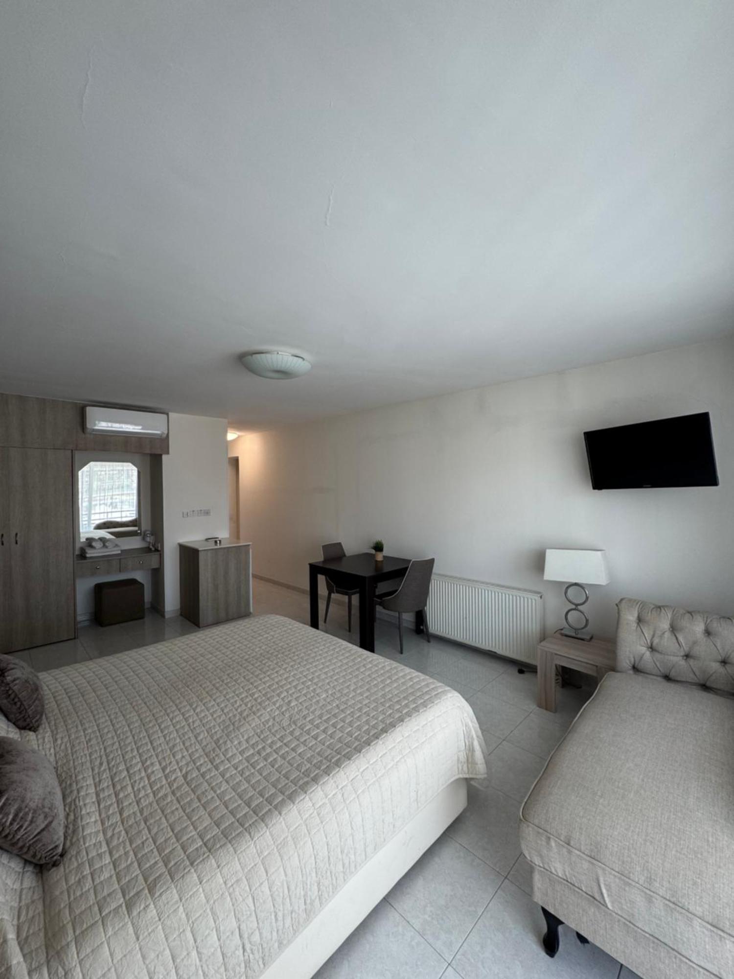 Marianna Hotel Apartments Limassol Ngoại thất bức ảnh