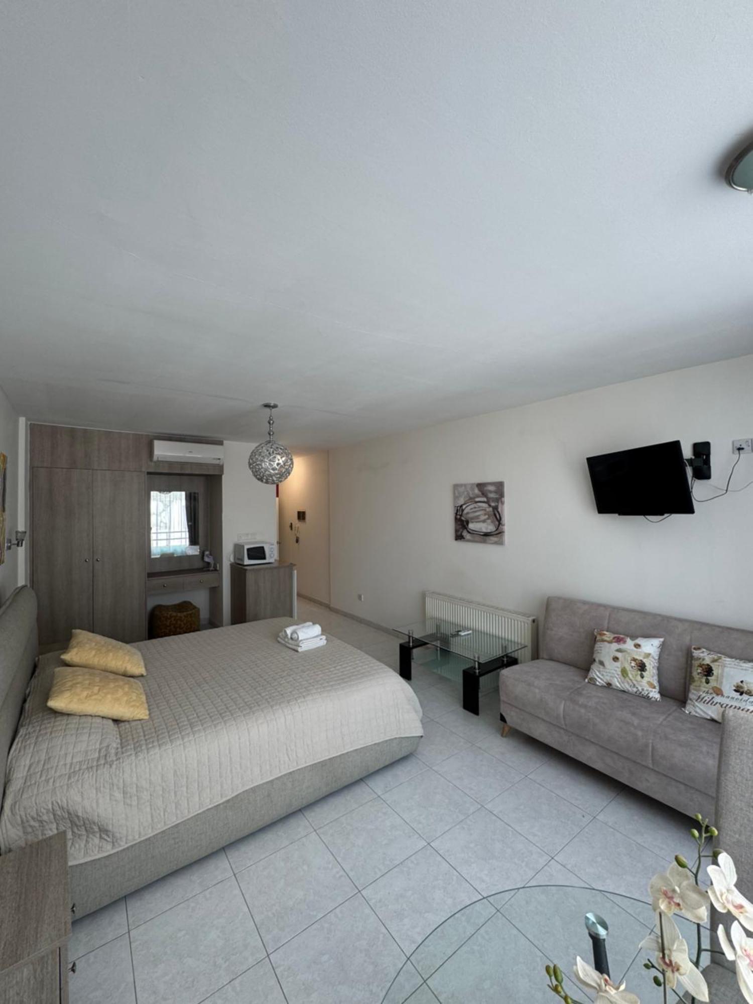 Marianna Hotel Apartments Limassol Ngoại thất bức ảnh