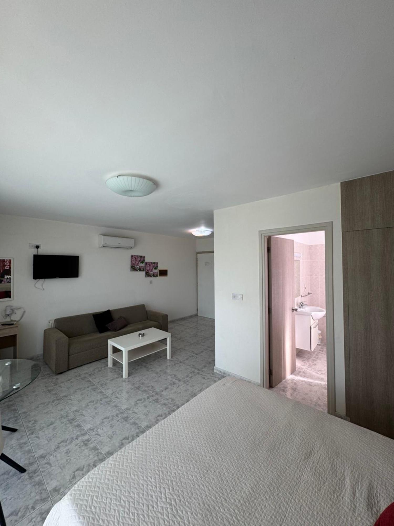 Marianna Hotel Apartments Limassol Ngoại thất bức ảnh