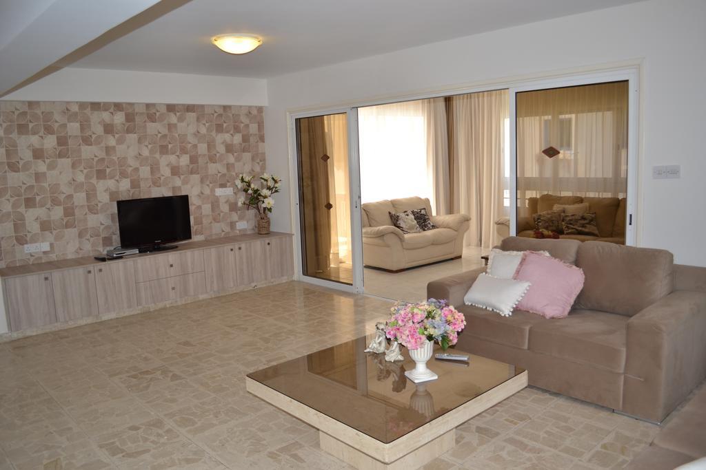 Marianna Hotel Apartments Limassol Ngoại thất bức ảnh